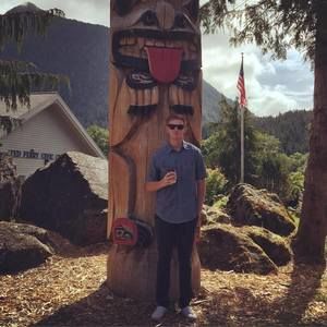 Meet your Posher, Troy